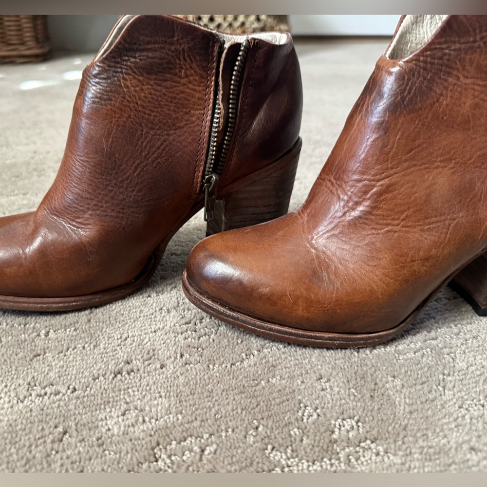 Freebird Darius cognac color size 6.5/ 7